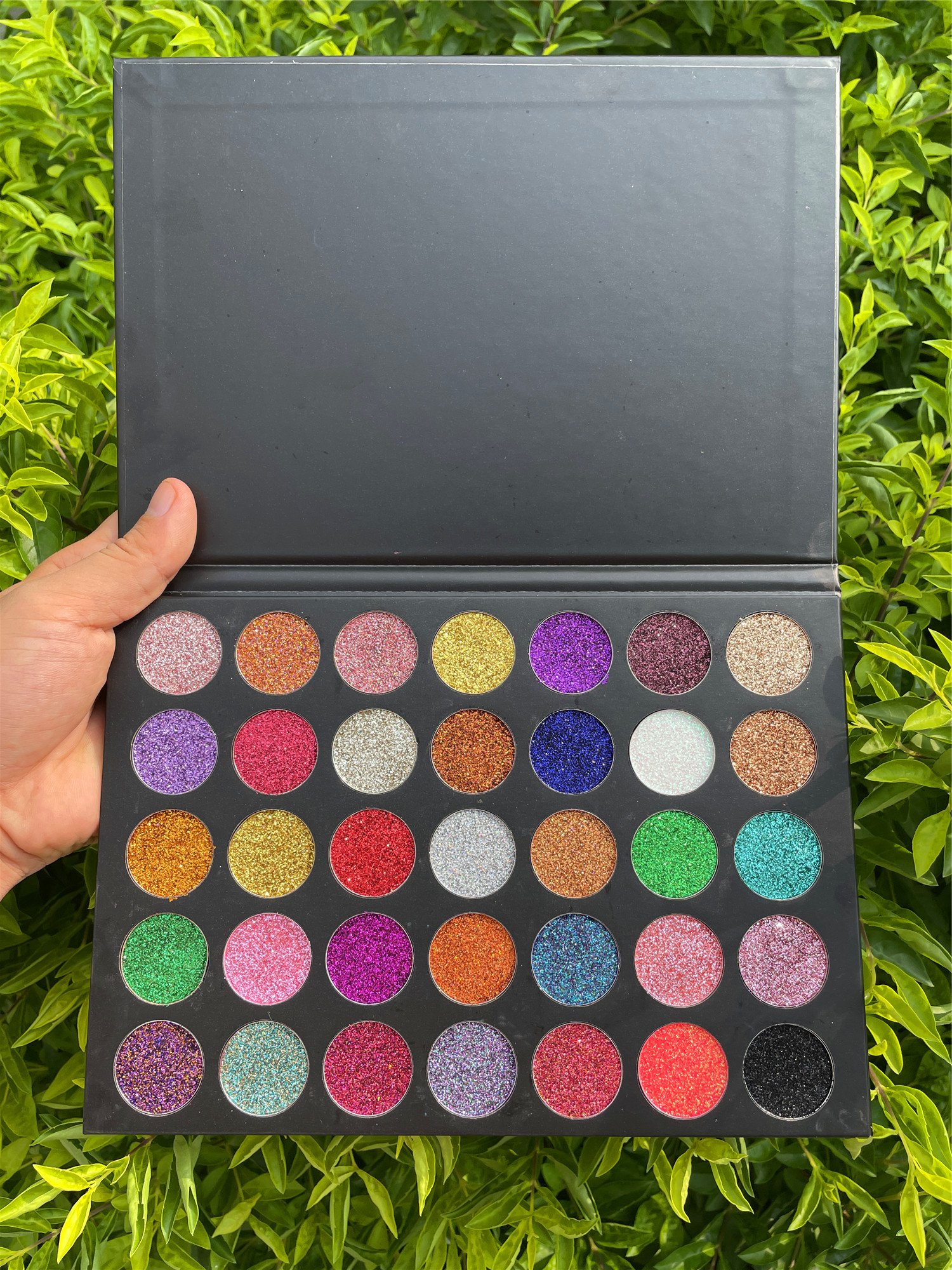 Wholesale 35-Color Private Label Glitter Eyeshadow Palette Cosmetics Eye Shadow Makeup in Powder Form