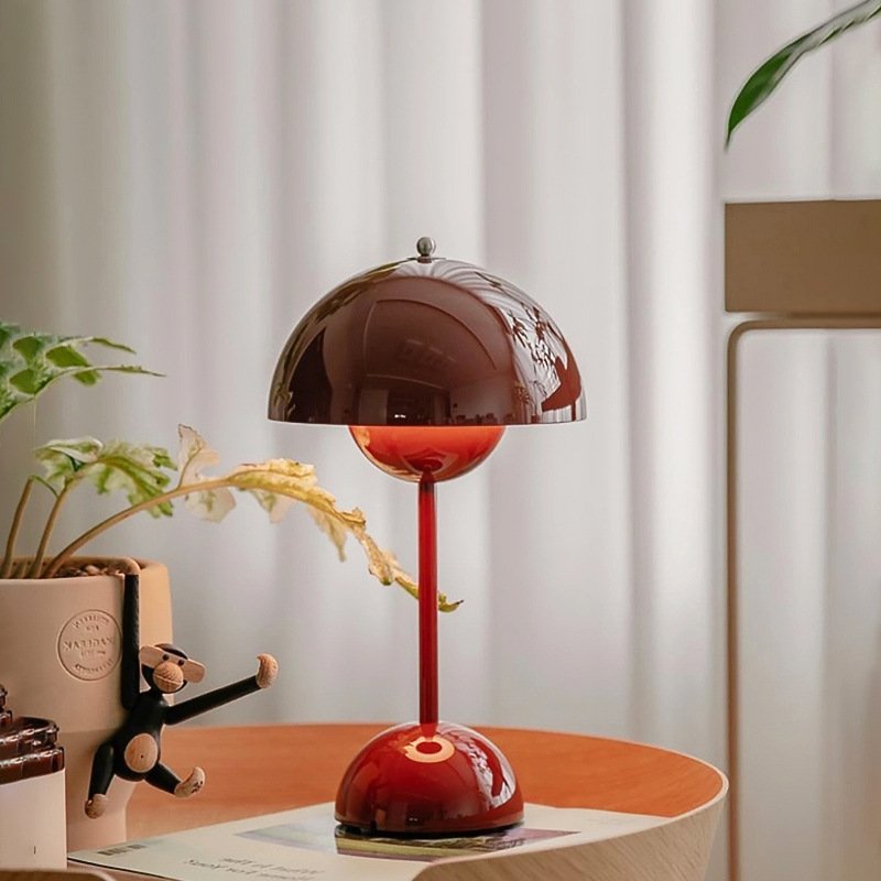 Factory Hot Sale Led Rechargeable Table Lighting Touch Switch Table Lights Modern Mini Flower Design Desk Lamp for Bar