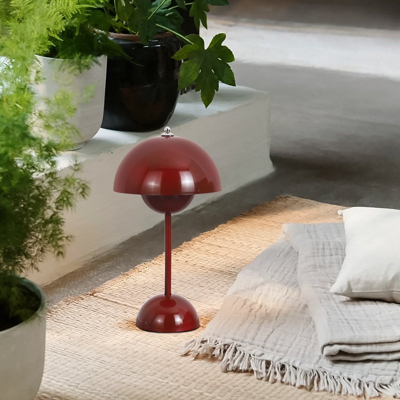 Factory Hot Sale Led Rechargeable Table Lighting Touch Switch Table Lights Modern Mini Flower Design Desk Lamp for Bar