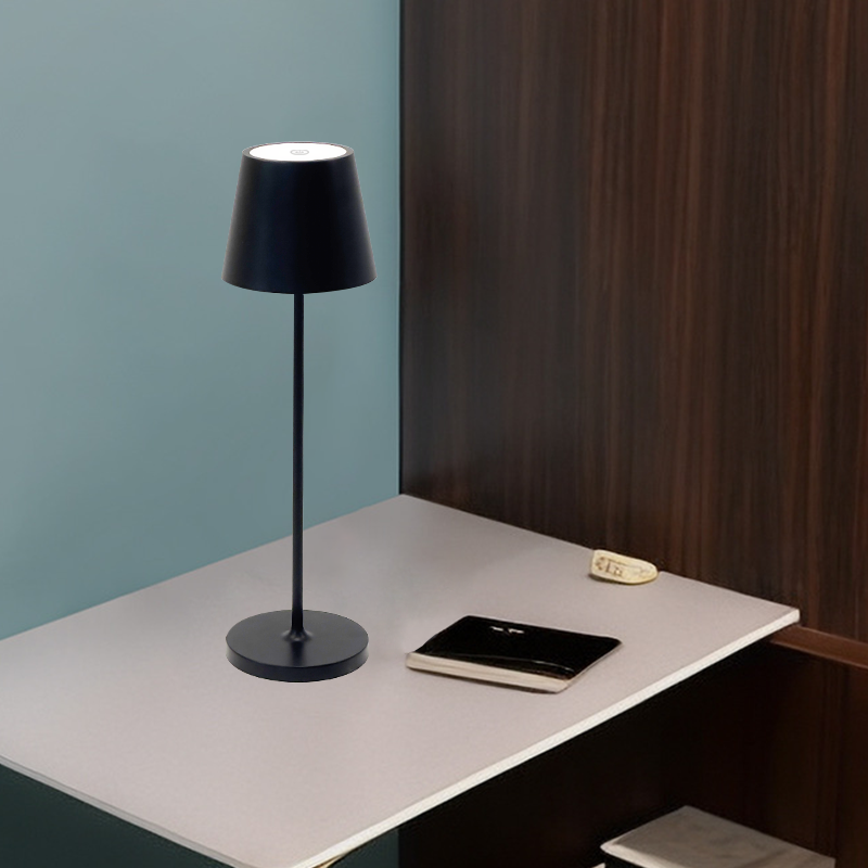 Base charging Touch European Cordless Rechargeable Table Lamps Operated Portable Aluminum Led Modern Restaurant Home Decor
