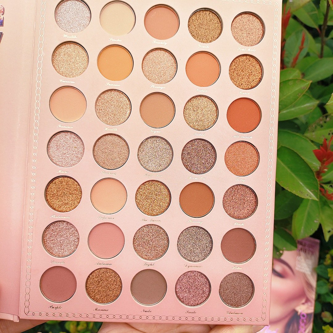 105 Matte Eyeshadow Pallette Cosmetics shadow plate glitter shimmer brown gold shimmering powder sequins makeup eyeshadow book
