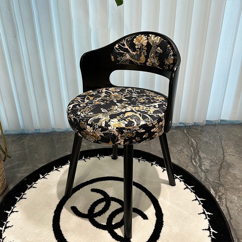 Modern simple solid wood dining chair Nordic light luxury designer cloth chair living room back chair family dining room book ch