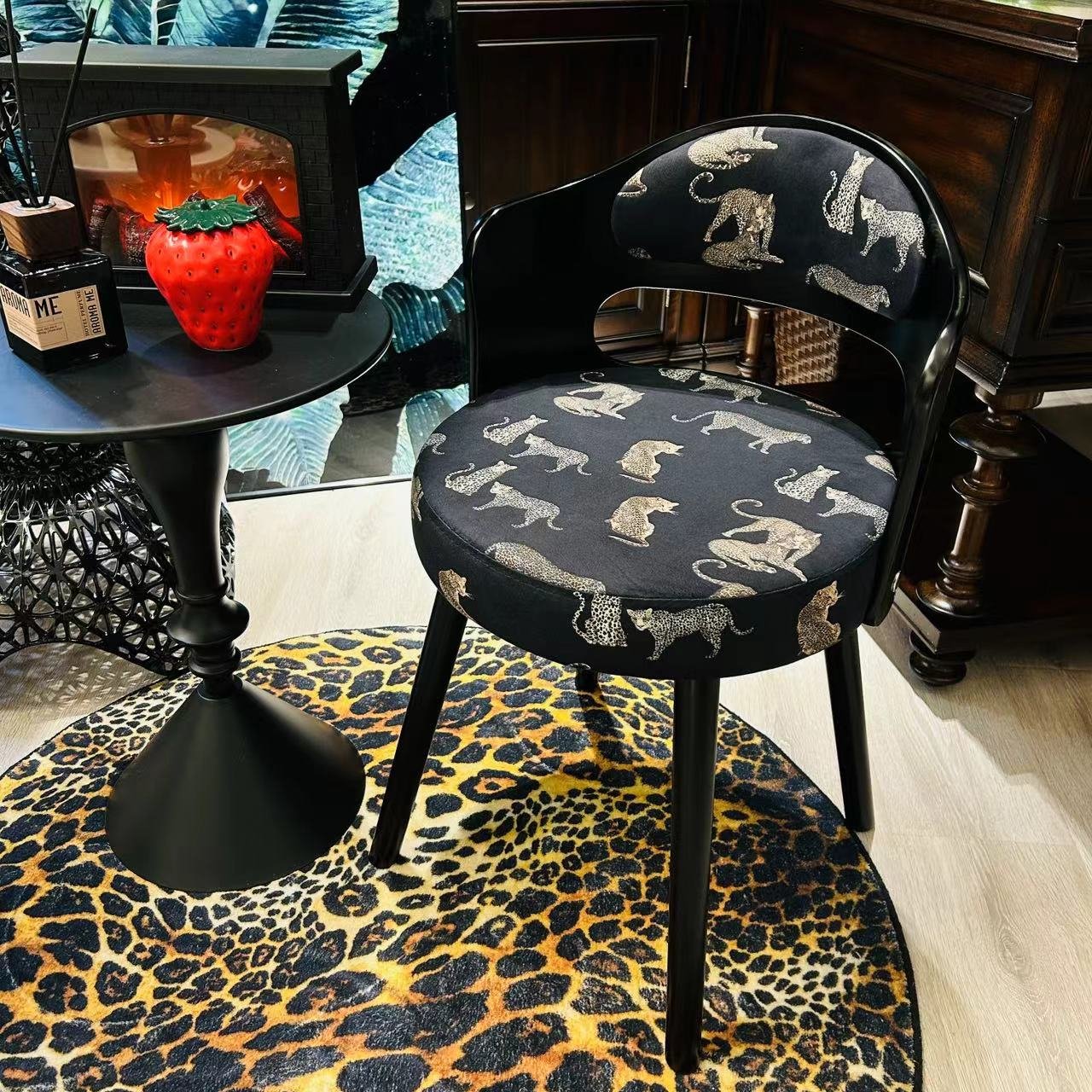 Modern simple solid wood dining chair Nordic light luxury designer cloth chair living room back chair family dining room book ch