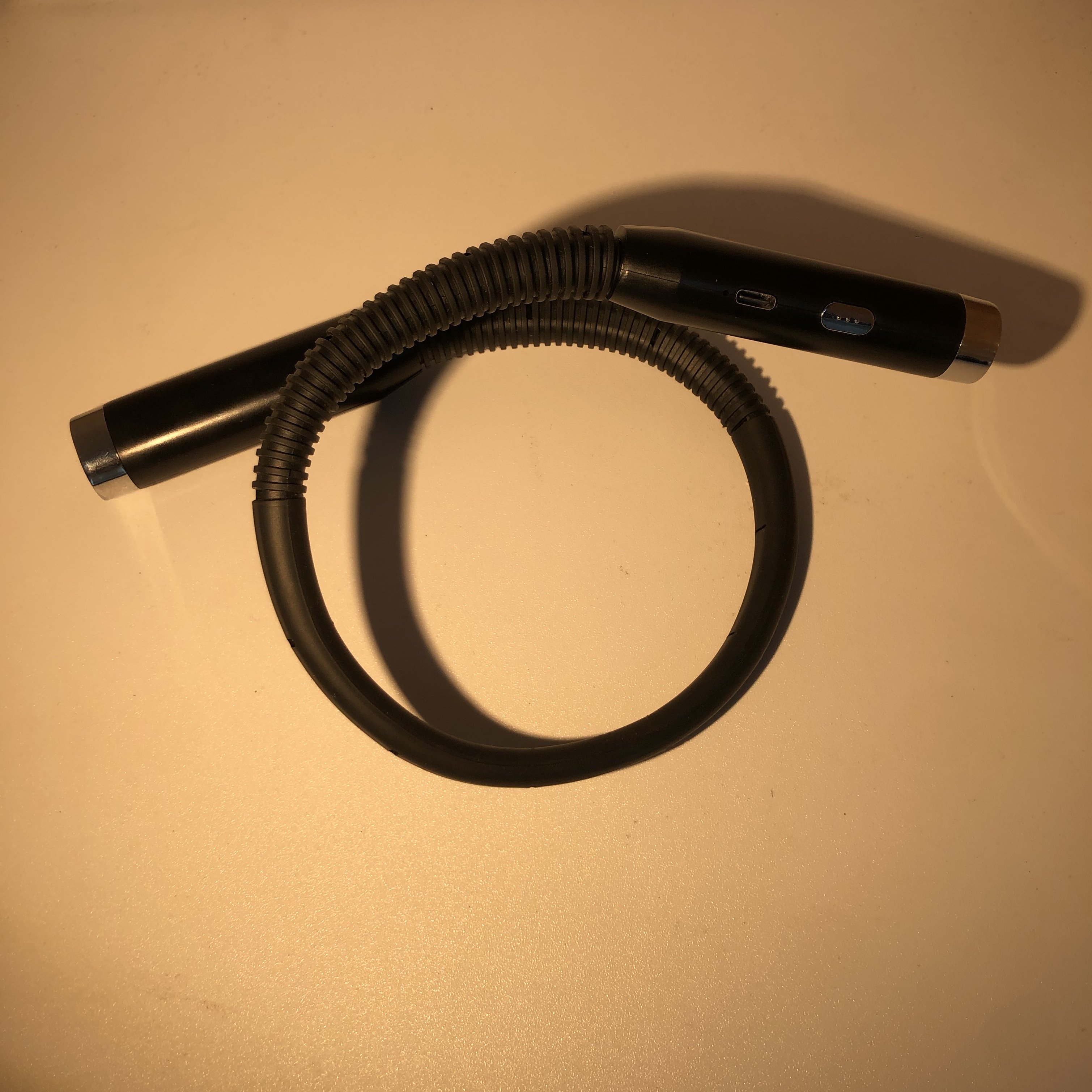 Hot Selling Led Portable Flexible Neck Hanging Charging Book Light Eye Protection Neck Reading Light