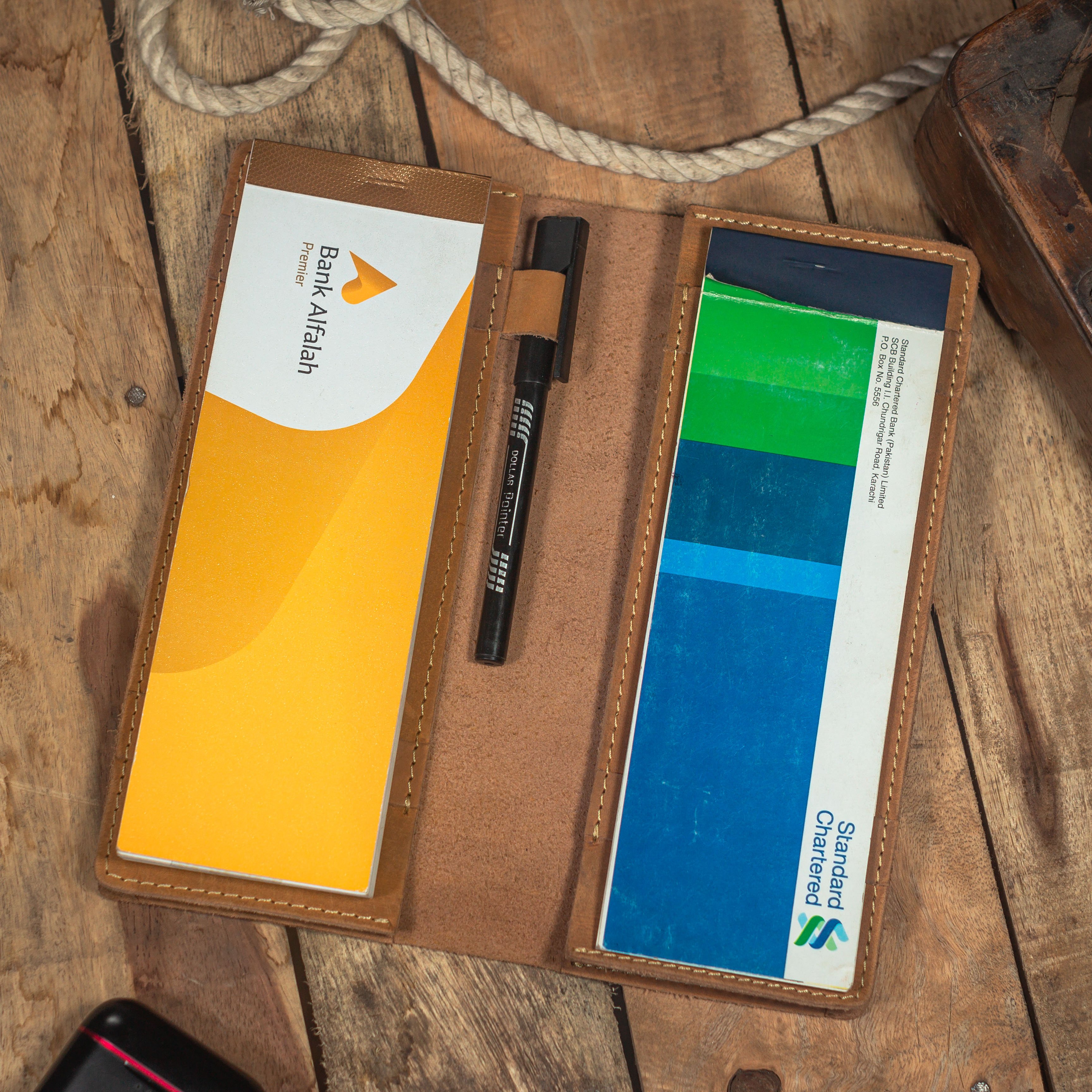New Design Leather Cheque Book Cover Customizable Logo Wholesale Leather Check Book Holder With Pen Space Long Wallet