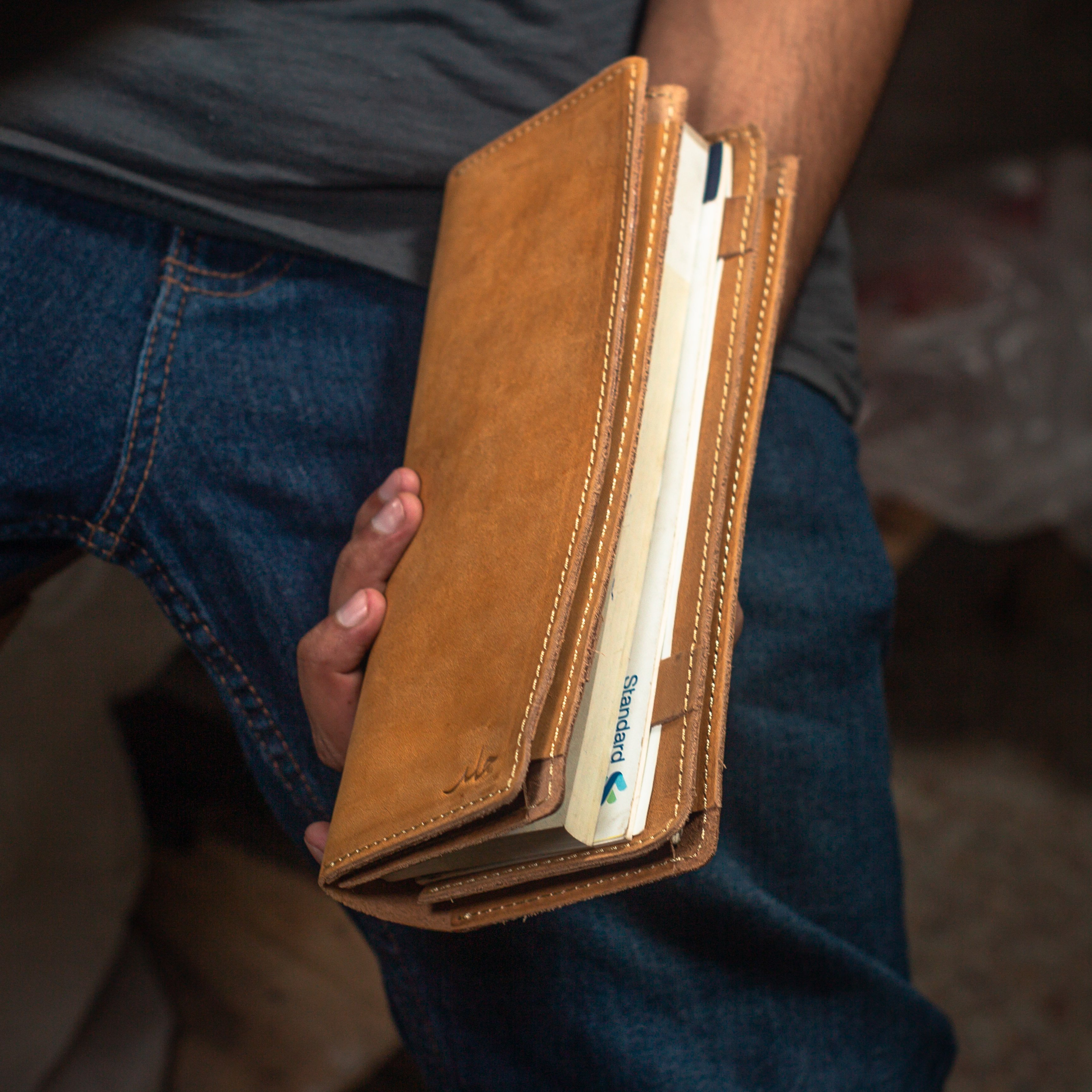 New Design Leather Cheque Book Cover Customizable Logo Wholesale Leather Check Book Holder With Pen Space Long Wallet