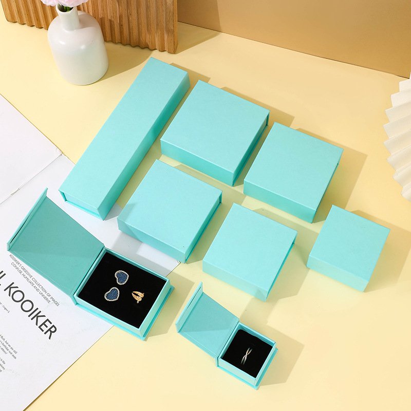Custom Logo Magnetic Cardboard Jewelry Ring Bracelet Necklace Earring Storage Box Rigid Paper Sponge Jewellery Packing Box