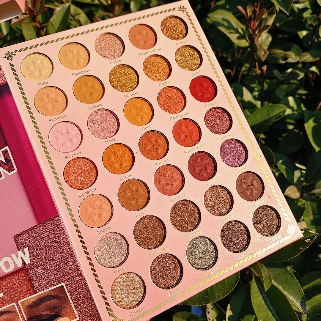 82 Color Eyeshadow Pearlescent Matte Glitter Sequin Makeup Palette Stage Makeup Book Makeup Eyeshadow Palette