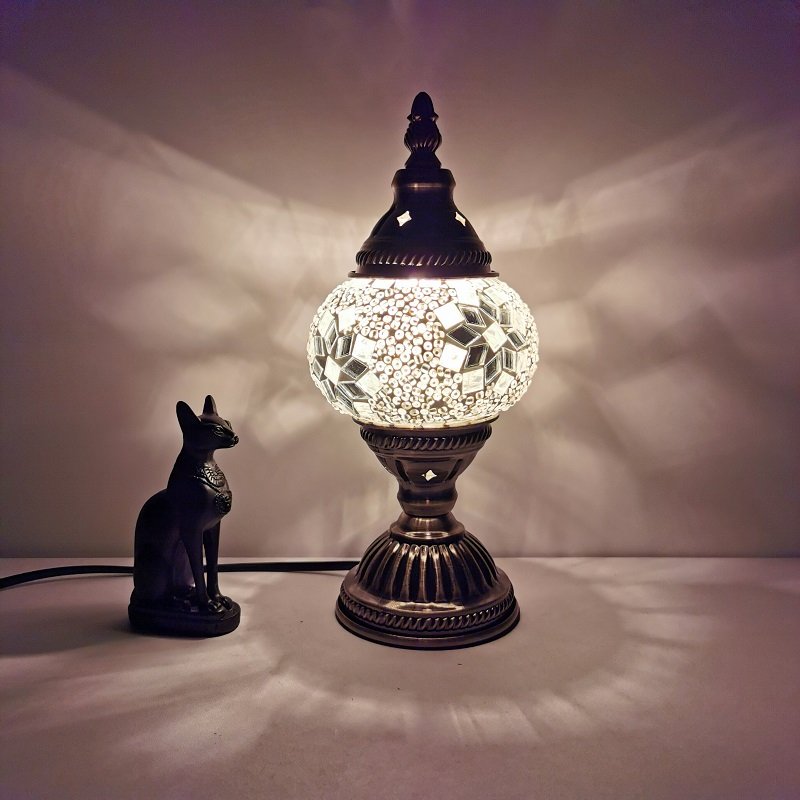 Limited edition Turkish retro romantic small table lamp Bedroom study Cafe Restaurant Hotel Home decor table lamp