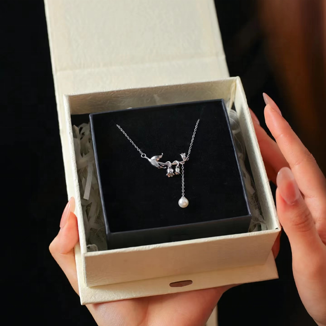 Creative Design Valentine's Day Light Luxury Book Style Magnetic Flip Necklace Ring Earrings Jewelry Storage Display Box