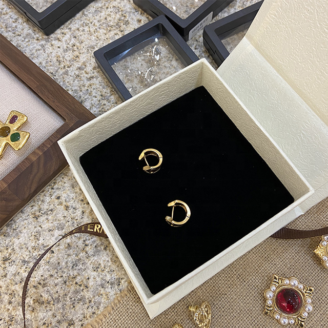 Creative Design Valentine's Day Light Luxury Book Style Magnetic Flip Necklace Ring Earrings Jewelry Storage Display Box