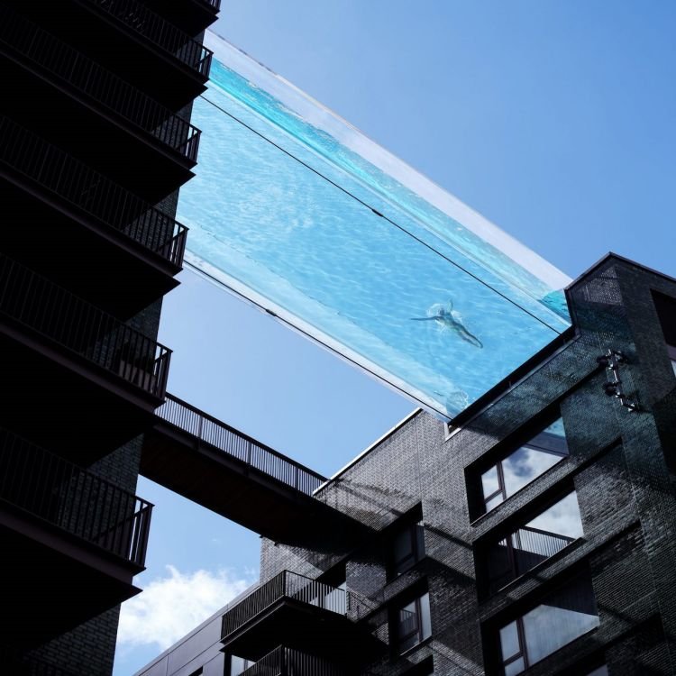 Luxurious Sky Pool Custom Ground Acrylic Outdoor Swimming Pool with Moulding Processing