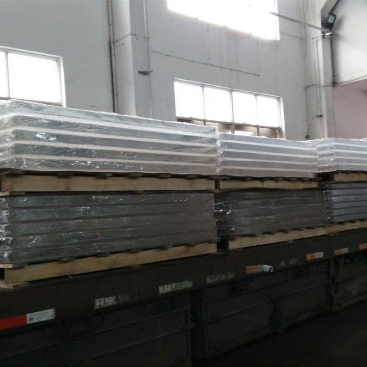 China supplier wholesale low price transparent cast acrylic sheet for aquarium
