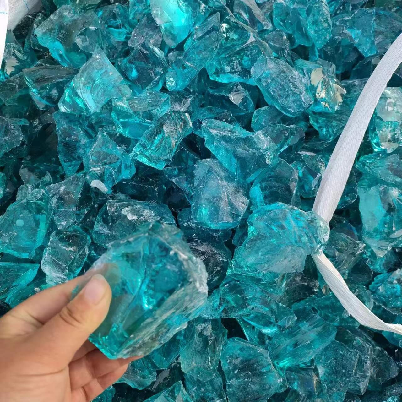 Wholesale high quality 3-5cm glass block bonsai garden decoration with light blue glass rock price