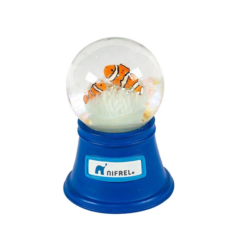 2023 New Product Promotion Resin Crafts Aquarium Snowglobe Low MOQ Kids Women Holiday Gifts With Music LED Lighting