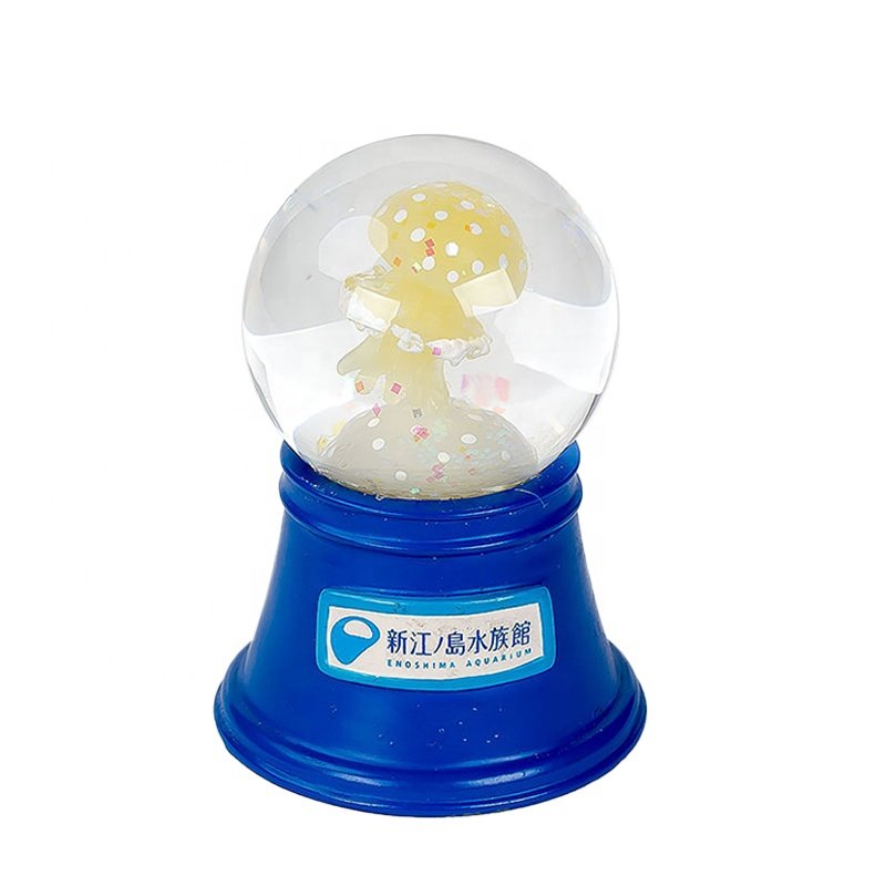 2023 New Product Promotion Resin Crafts Aquarium Snowglobe Low MOQ Kids Women Holiday Gifts With Music LED Lighting