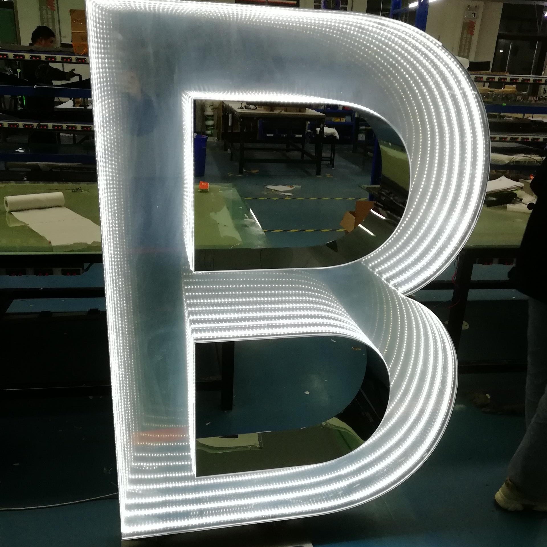 Customized Multi Color Impact Infinated Mirror Sign Letter LED Neon Mirror Sign Illusion Mirror For Indoor Using
