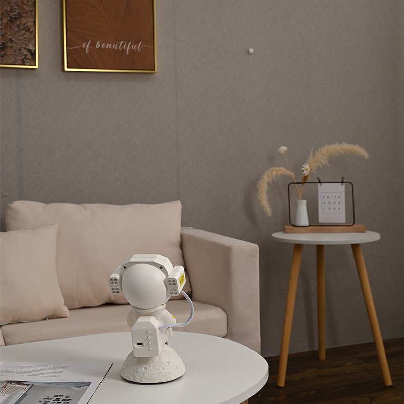 New astronaut star lights out of the cabin projection atmosphere lights nightlight bedroom creative LED table lamp