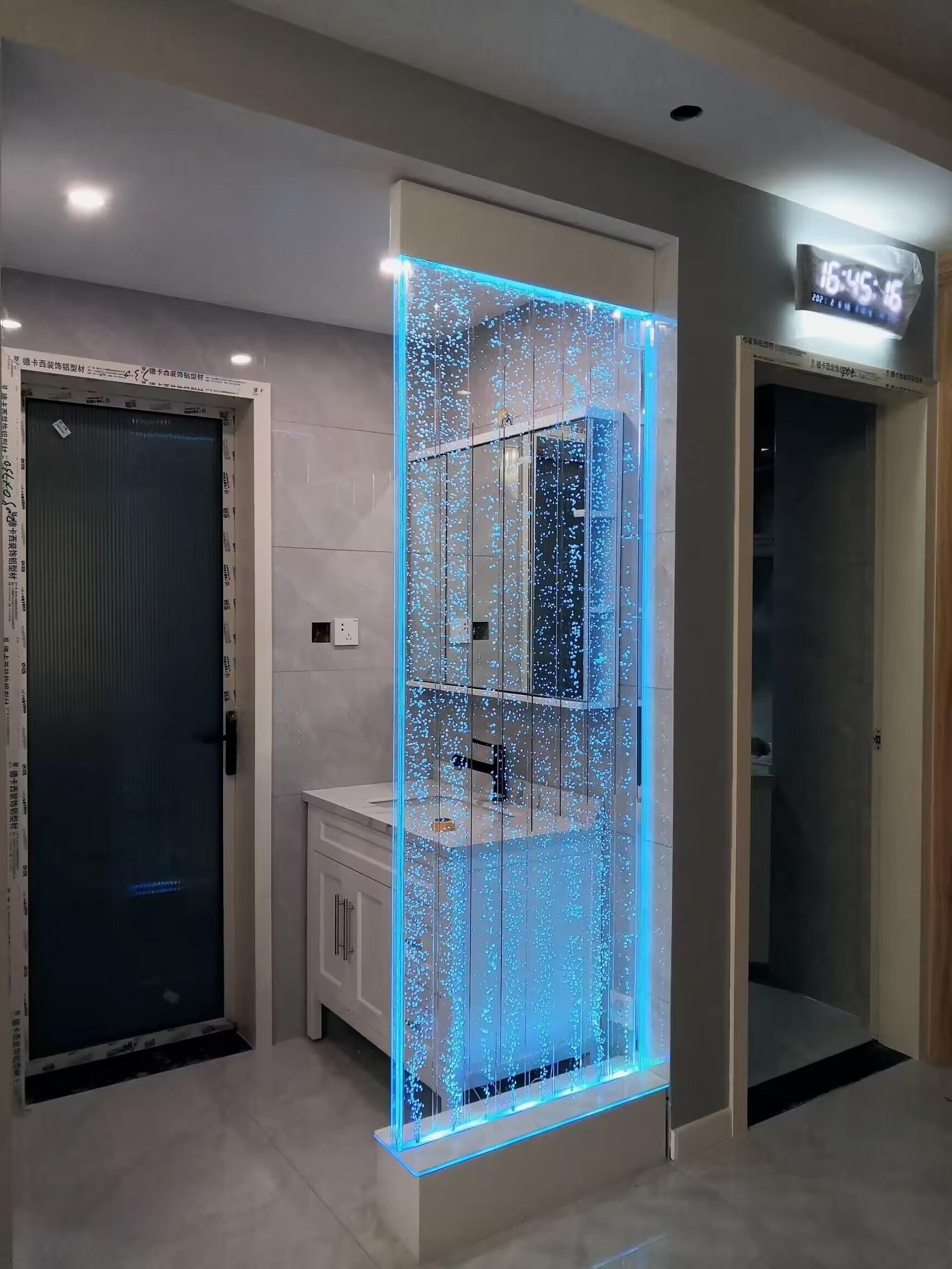 Color-Changing LED Indoor Floor Bubble Wall Water Fountain with Remote and Movable Home Decor Product