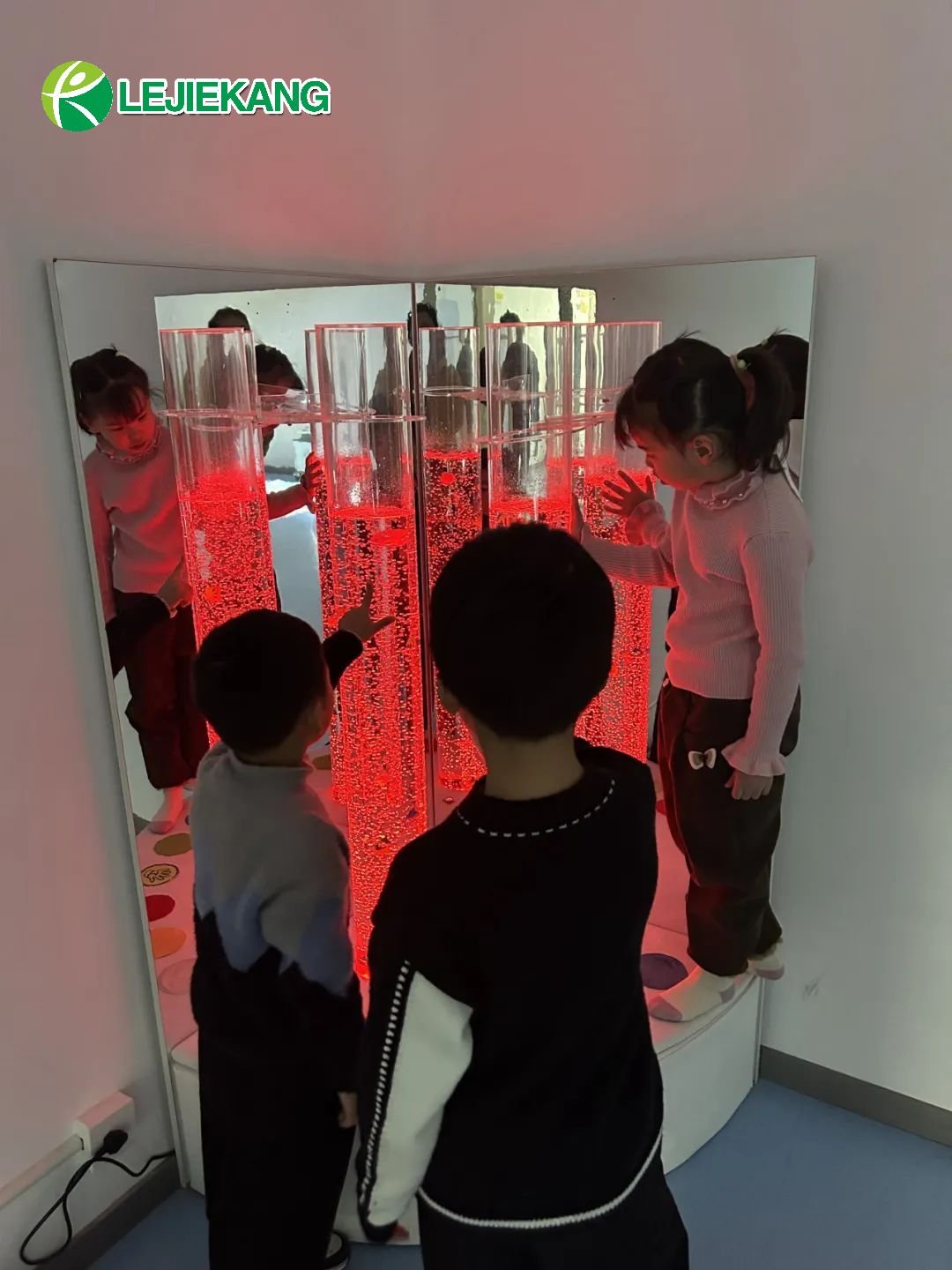 Chameleon Light-emitting Diode Bubble Tube Sensory Chamber Interactive Sensory Aquarium Bubble Tube For Autistic Children