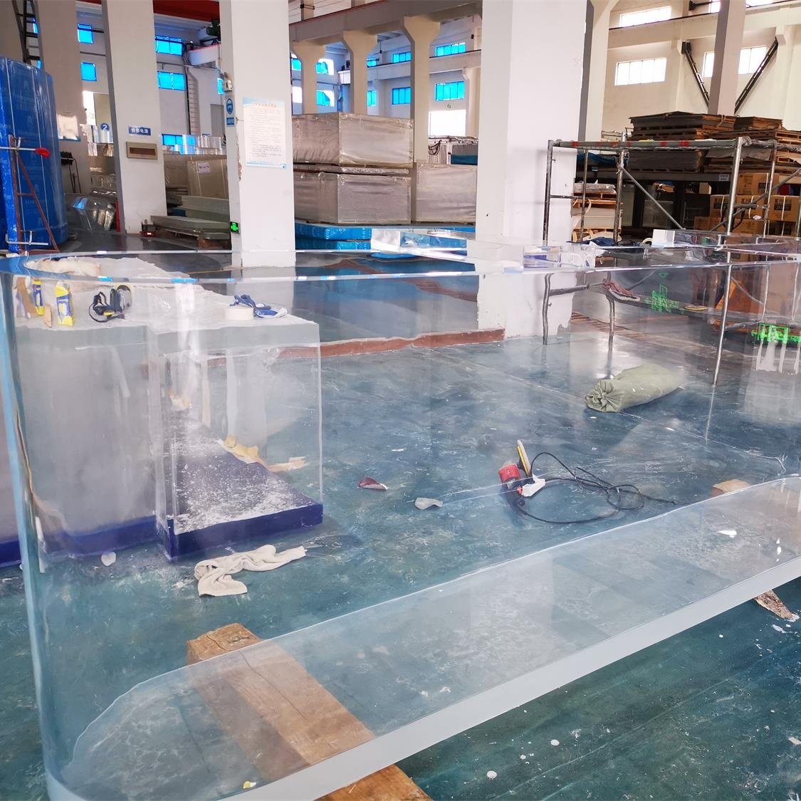 2021 custom Large acrylic aquarium fish tank