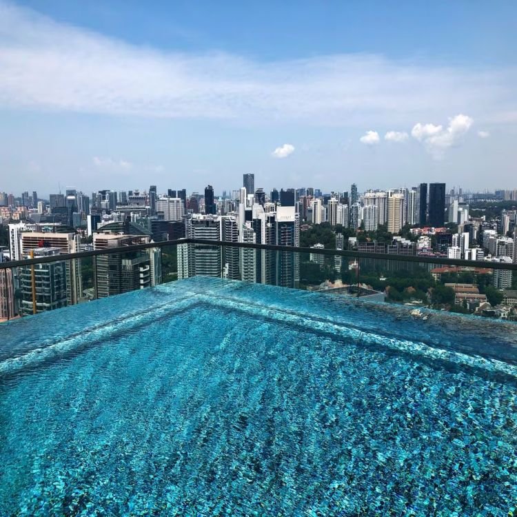 Factory Direct Acrylic Lucite Endless Swimming Pool above Ground with Acrylic Window