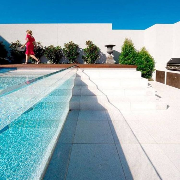 Acrylic Panels Transparent 150mm Customized Infinity Acrylic Swimming Pool Eco-friendly and High Light Transmittance 20 Yrs