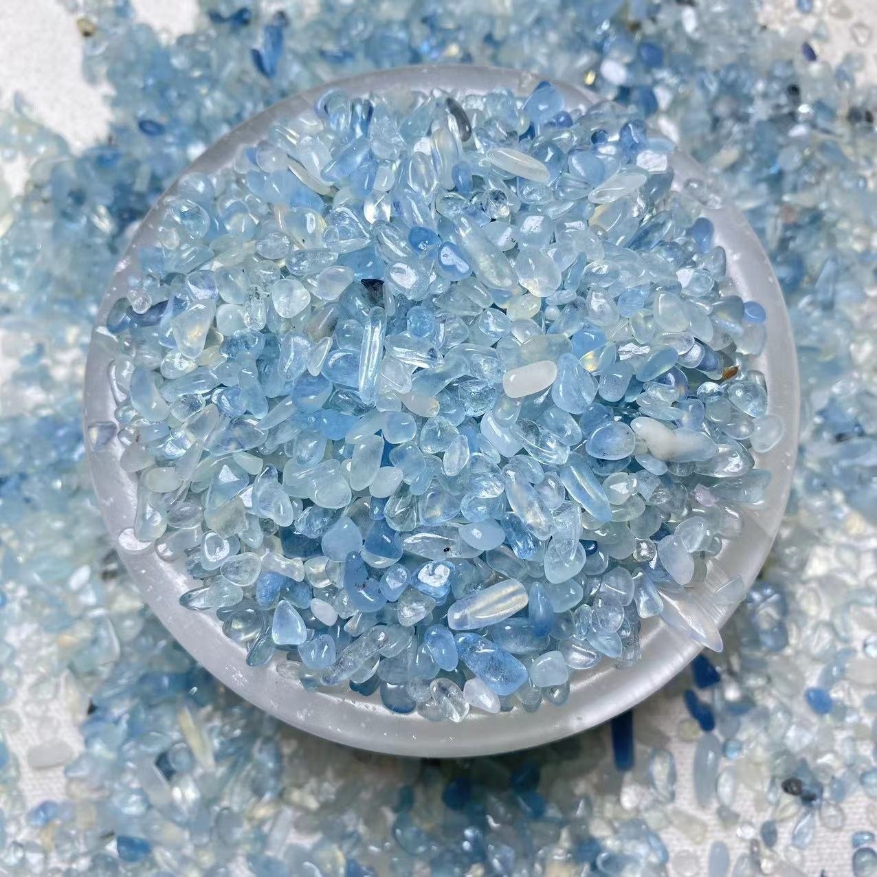 High Quality Aquamarine Chips Polished Irregular Aquamarine Crystal Chips DIY Gemstones for Aquarium Home Decoration Gift