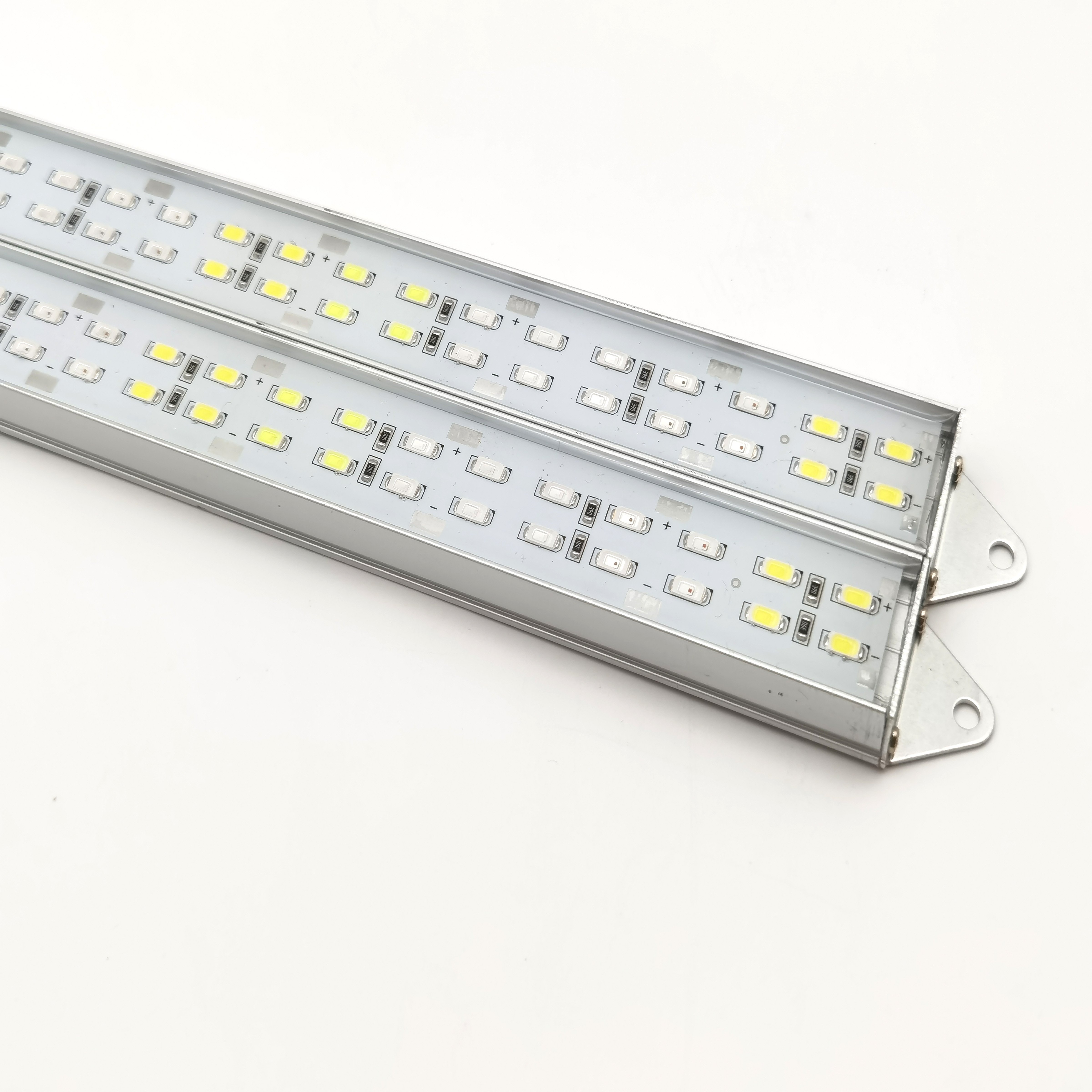 Full Spectrum LED Fish Tank Aquarium Light with Multi-Color White Blue Red Green LEDs and Extendable Brackets