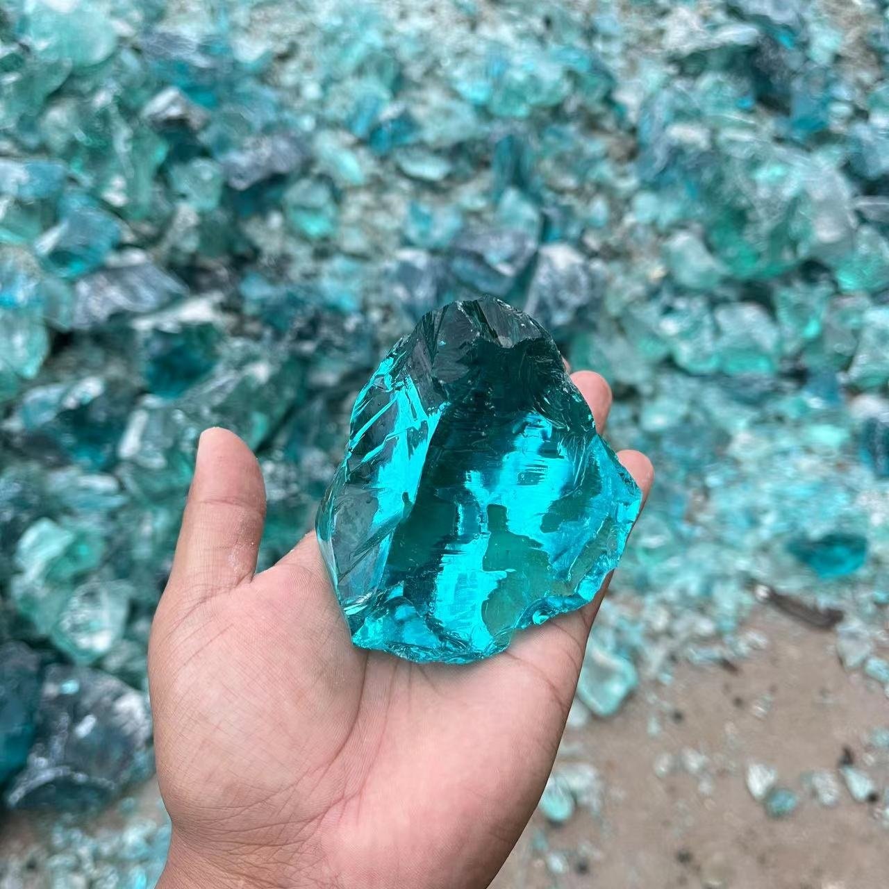 High quality colored transparent glass stone irregular broken glass block large garden decoration glass rock