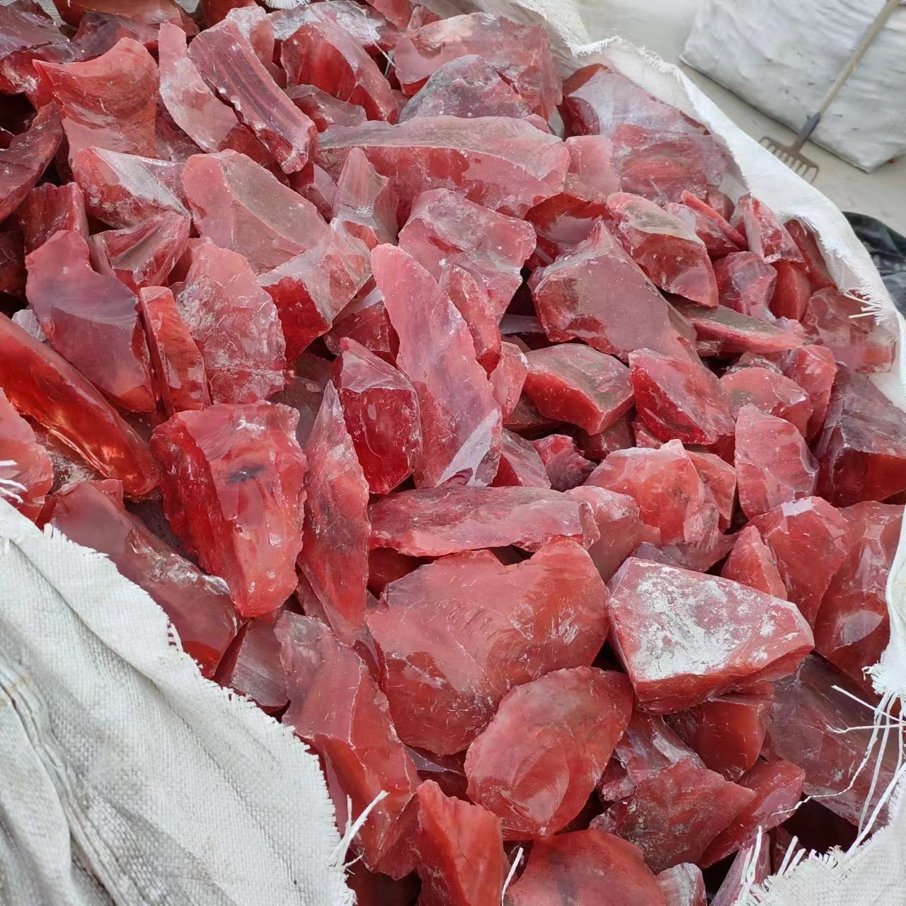 High quality colored transparent glass stone irregular broken glass block large garden decoration glass rock