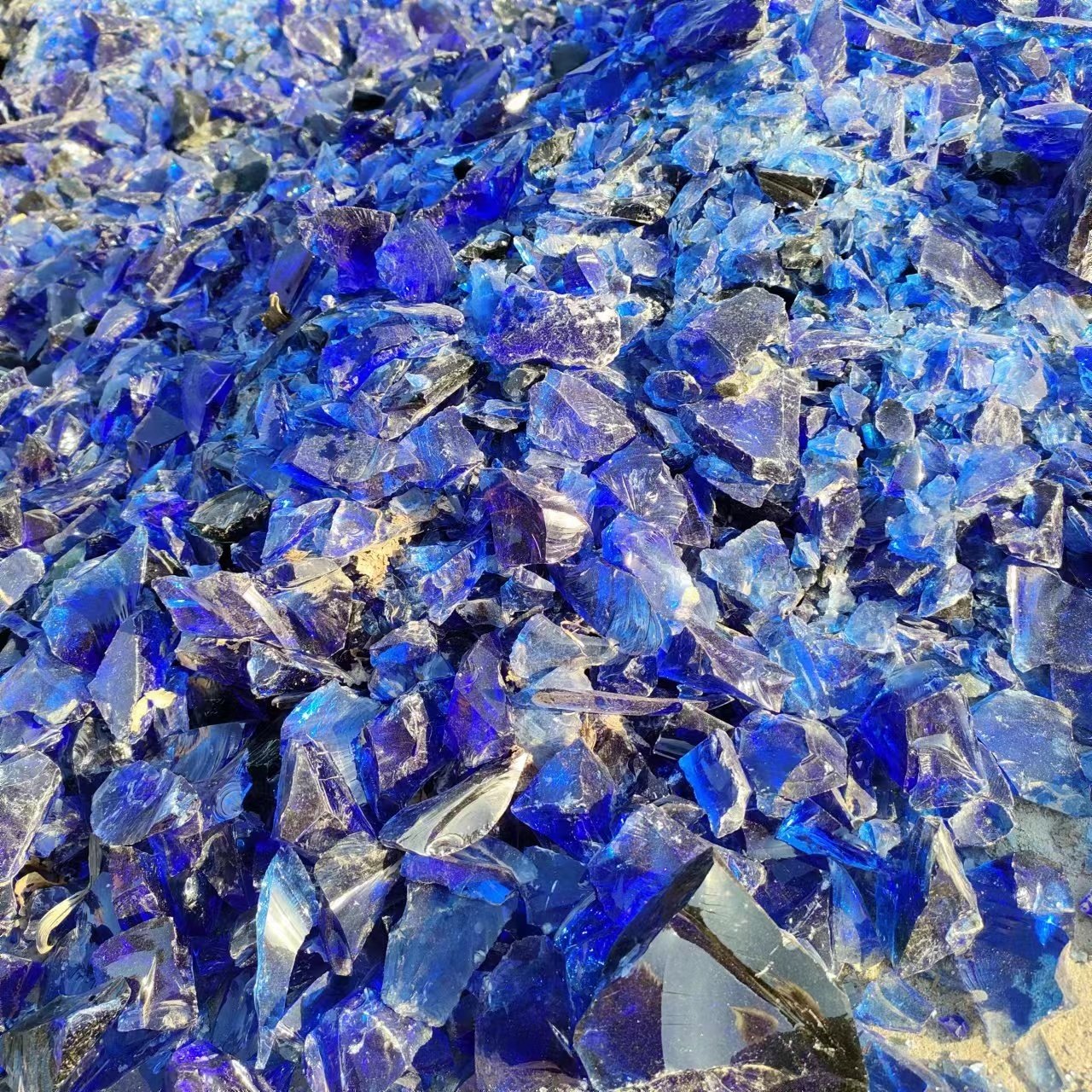 High quality colored transparent glass stone irregular broken glass block large garden decoration glass rock