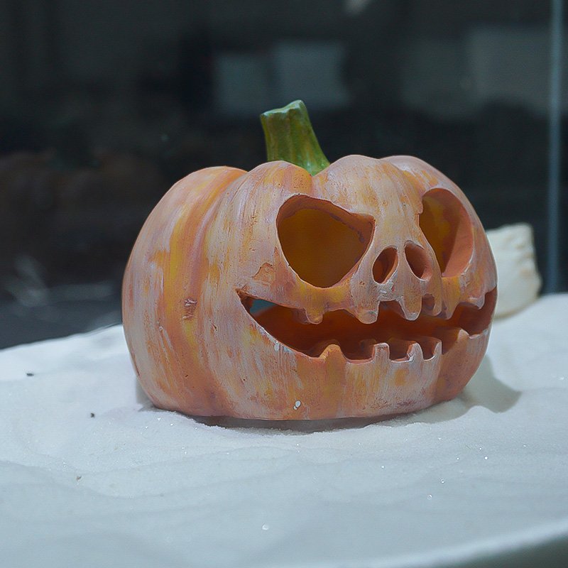 Hot sale cute orange pumpkin fish tank decorations DIY fish and shrimp hideout Halloween resin ghost pumpkin Aquarium Ornament