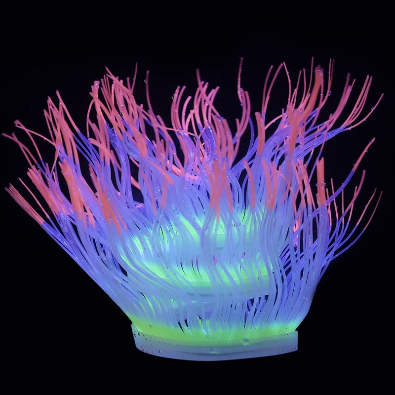 Betta fish toy is made of simulated coral in the water to simulate the environment is made of environmentally friendly silicone