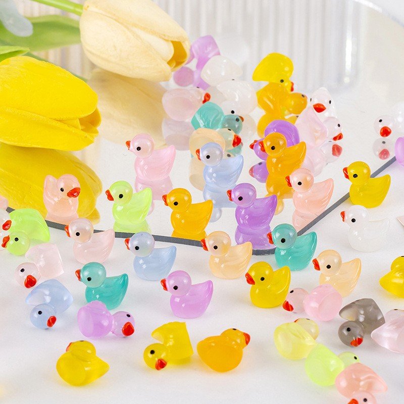 Very lovely resin simulation night light duckling DIY ornaments hair car creative micro landscape ornaments
