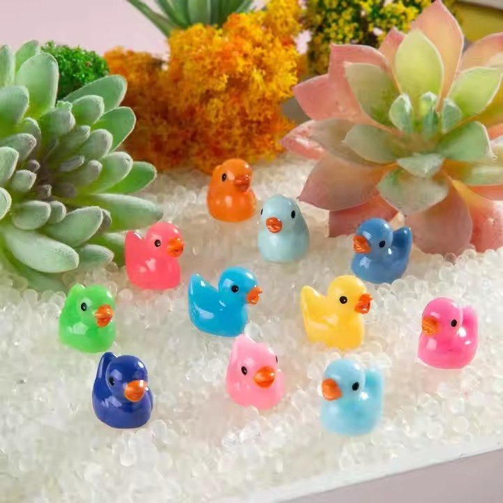 yuwei Micro Garden Landscape Aquarium Dollhouse Ornament Miniature Tiny Glow in The Dark Ducks Luminous Mini Resin Ducks