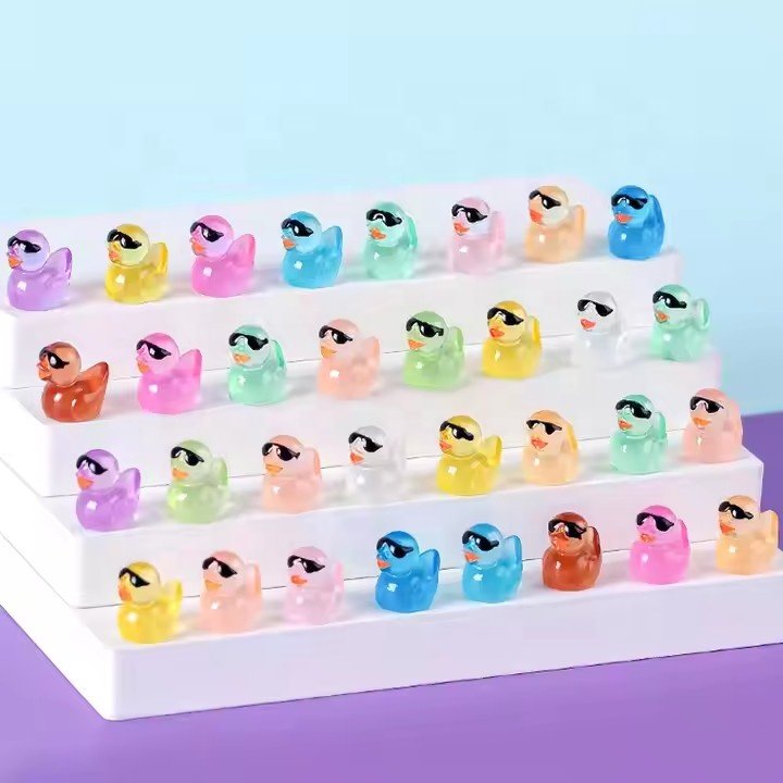 yuwei Micro Garden Landscape Aquarium Dollhouse Ornament Miniature Tiny Glow in The Dark Ducks Luminous Mini Resin Ducks