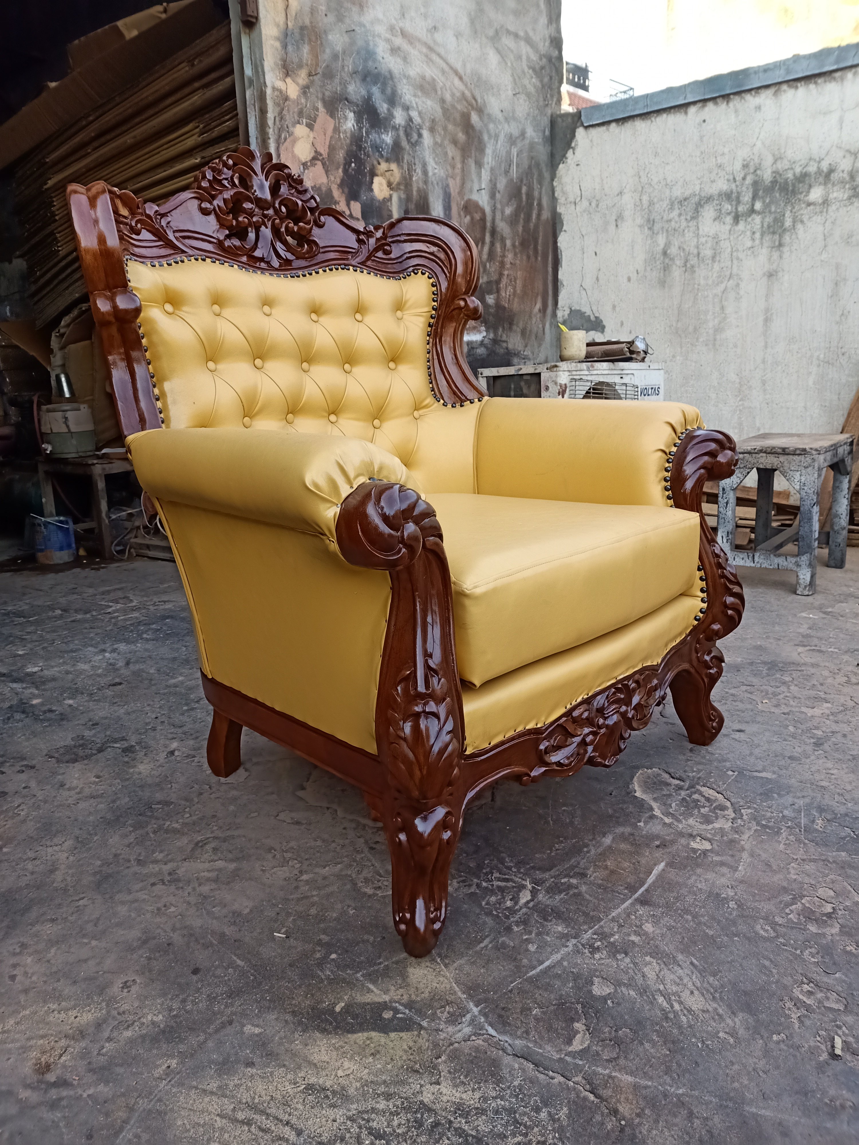 Luxurious Handicrafts three Seater Living room Sofa Set Teak Wood Drawing Room Sofa Set Turkish Design Gold for Living Room