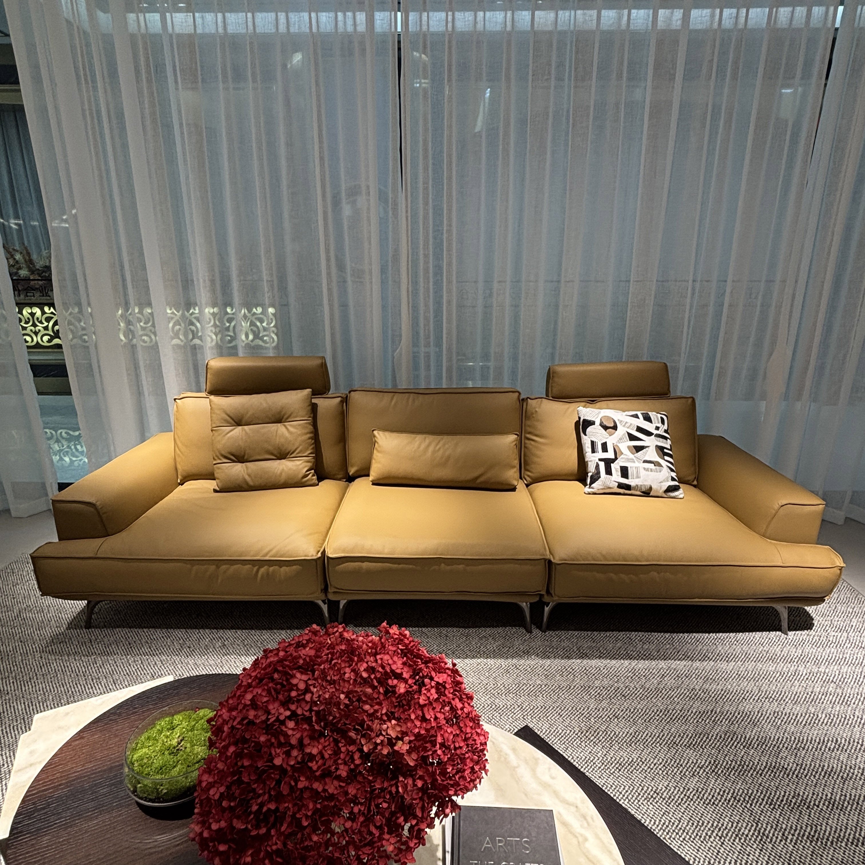 2024 New Nordic Designer Leather Couch Set Living Room Sofa Italian Premium Recliner Sofas for Home Hotel Villa Indoor