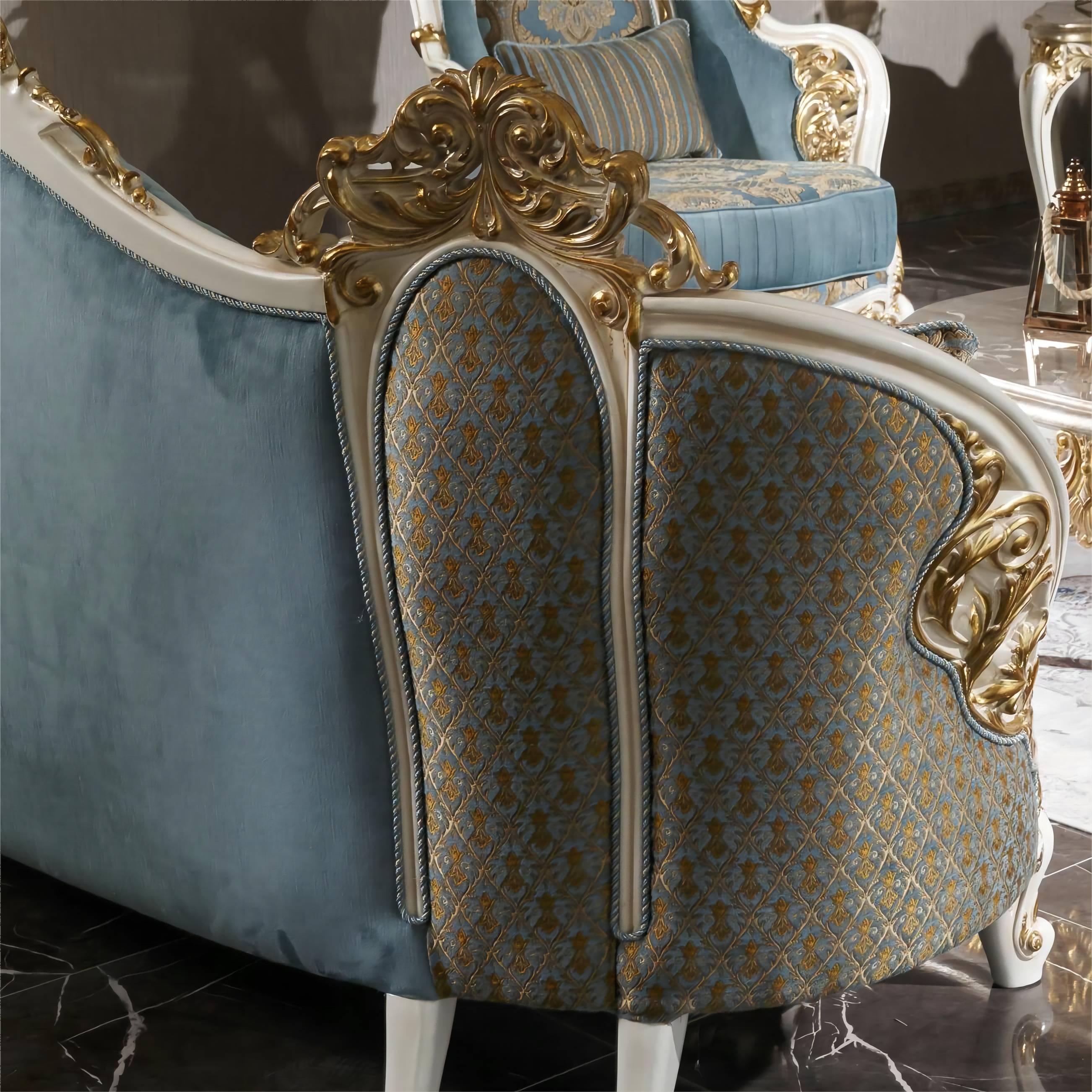 100% Hand Carving Classic Antique Design Custom Living Room Sofa