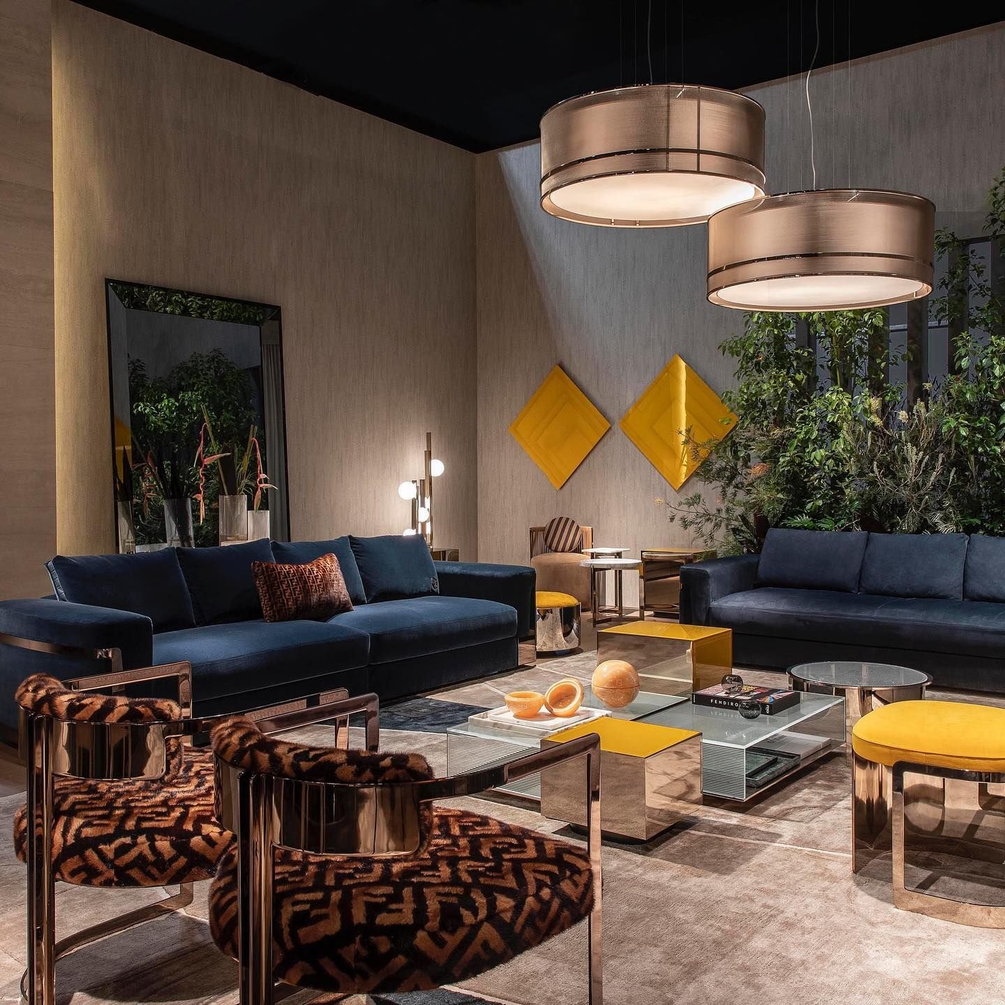 Customized microfiber fabric modular sofa modern light luxury metal living room furniture luxury couch soft sectional sofa