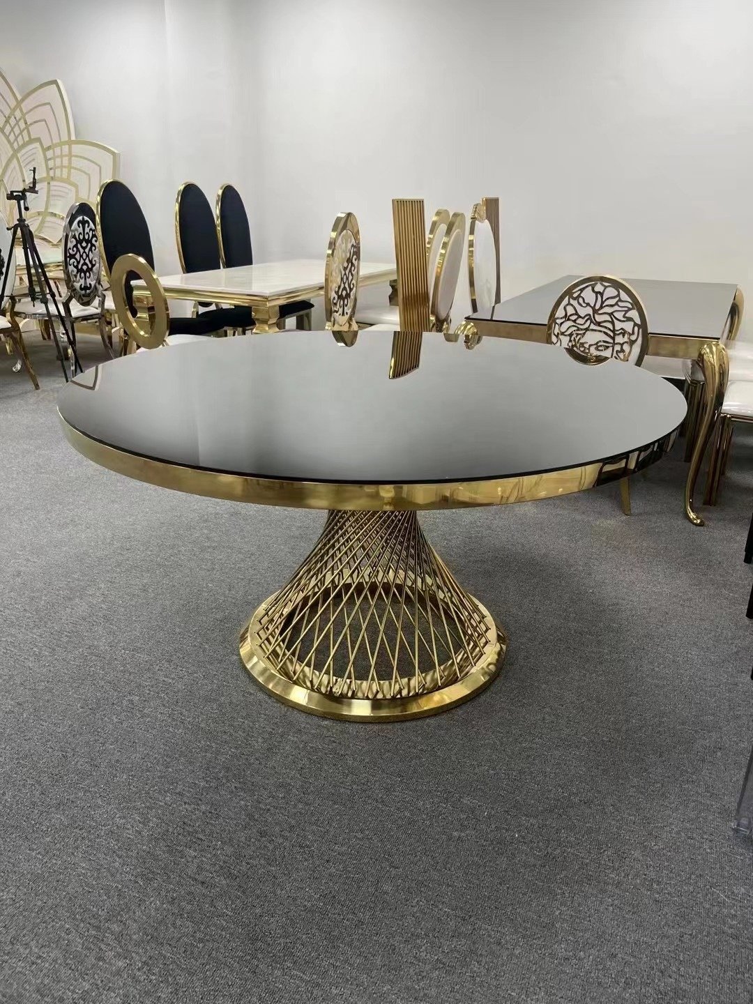 wholesale gold stainless steel dining table hotel restaurant banquet round white top table
