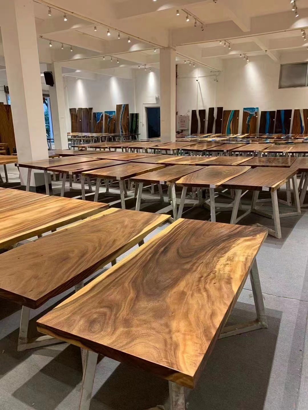 Cheap Factory Price Industry Kitchen Furniture Live Edge Solid Walnut Wood Slab Wooden Restaurant Dining Table Top