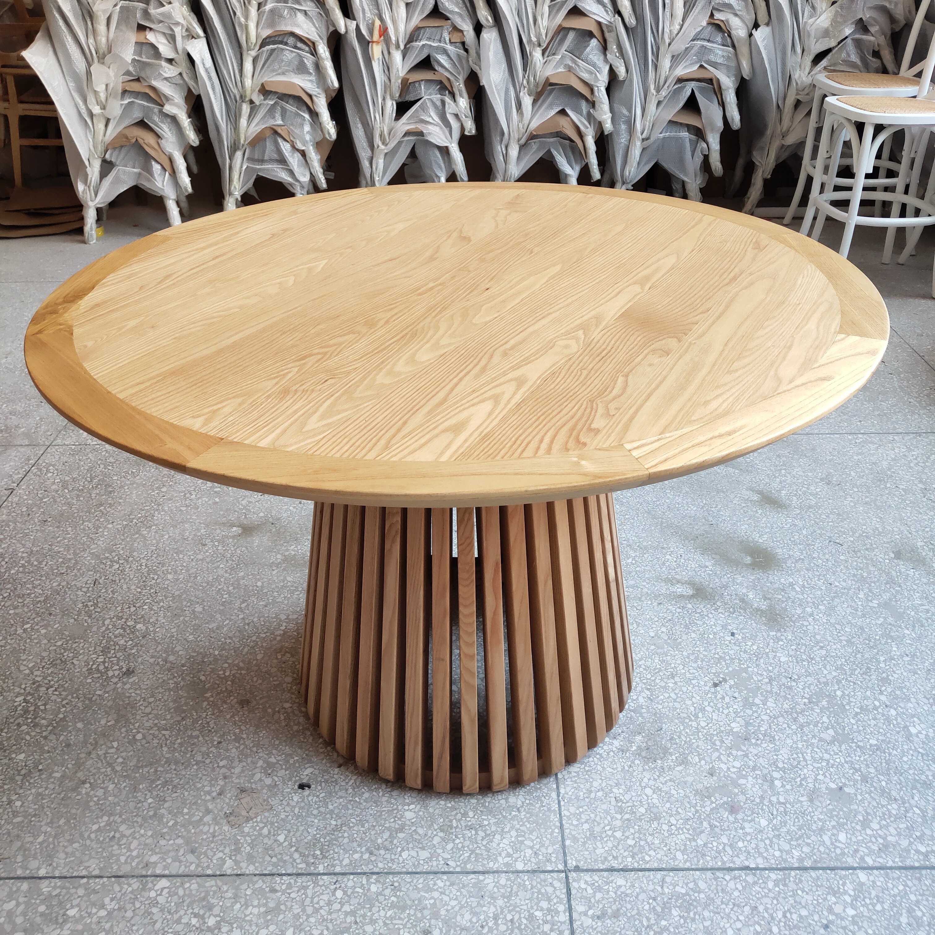 modern natural color wooden dining table round dining table solid wood nordic dining table set