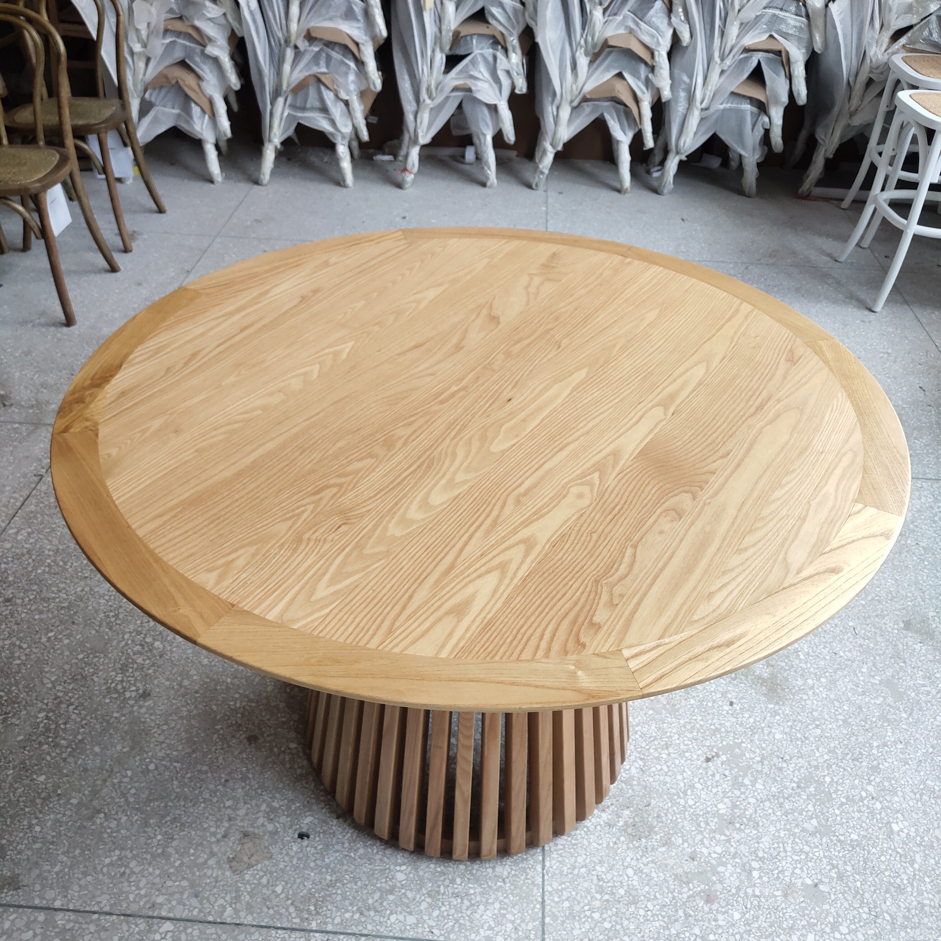 modern natural color wooden dining table round dining table solid wood nordic dining table set