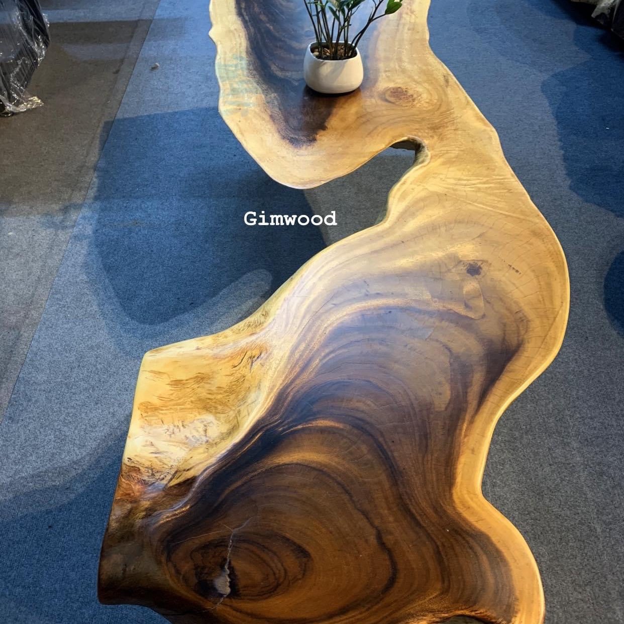 OEM SOLID WOOD DINING TABLE SLAB/ LIVE EDGE WALNUT/SAMAN/KHAYA TABLE TOP MANUFACTURED IN VIETNAM FACTORY WHATSAPP +84 373635126