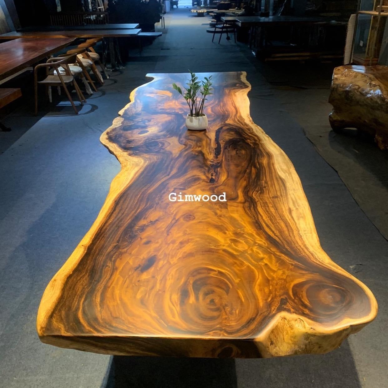 OEM SOLID WOOD DINING TABLE SLAB/ LIVE EDGE WALNUT/SAMAN/KHAYA TABLE TOP MANUFACTURED IN VIETNAM FACTORY WHATSAPP +84 373635126