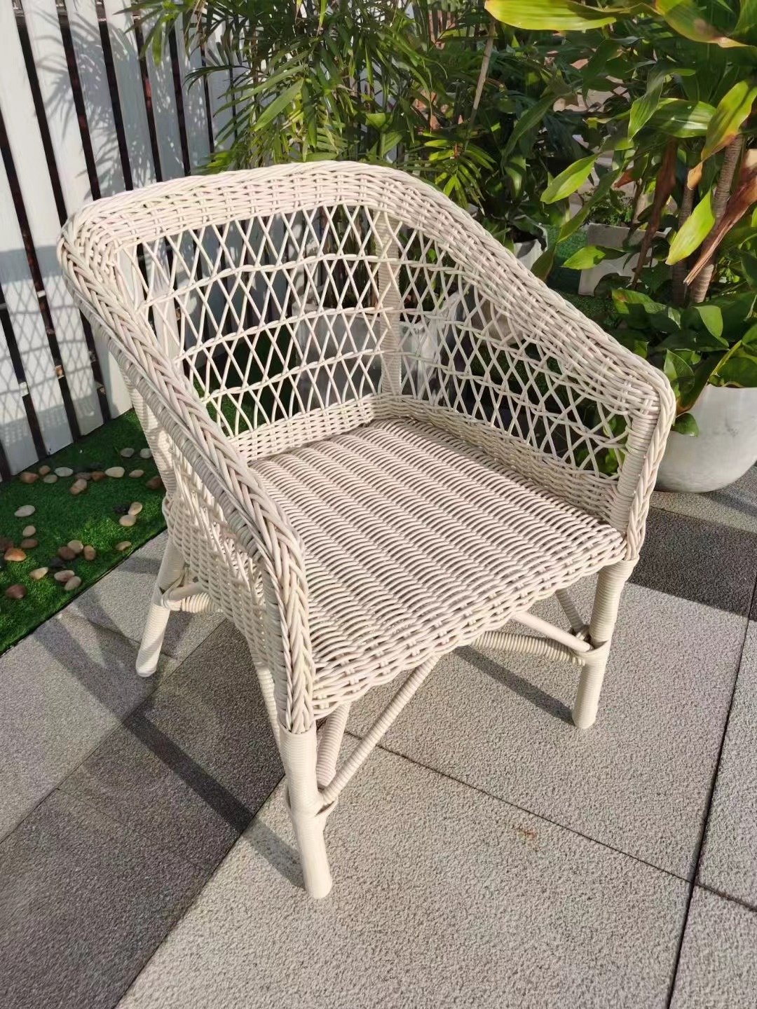 All weather restaurant outdoor furniture garden set plastic resin rattan cafe chair dining table set rattan patio furniture