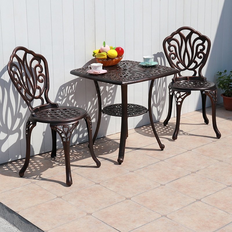 Foshan Premium Outdoor Bistro Dining Set Wedding Furniture European Cafe Outside Small Round Table 2 Seater Chairs