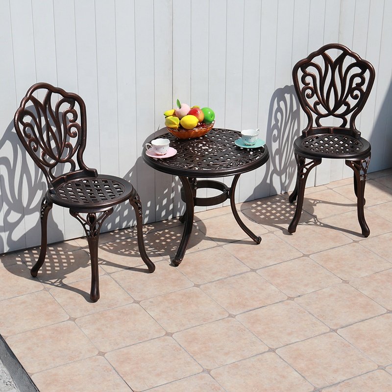 Foshan Premium Outdoor Bistro Dining Set Wedding Furniture European Cafe Outside Small Round Table 2 Seater Chairs